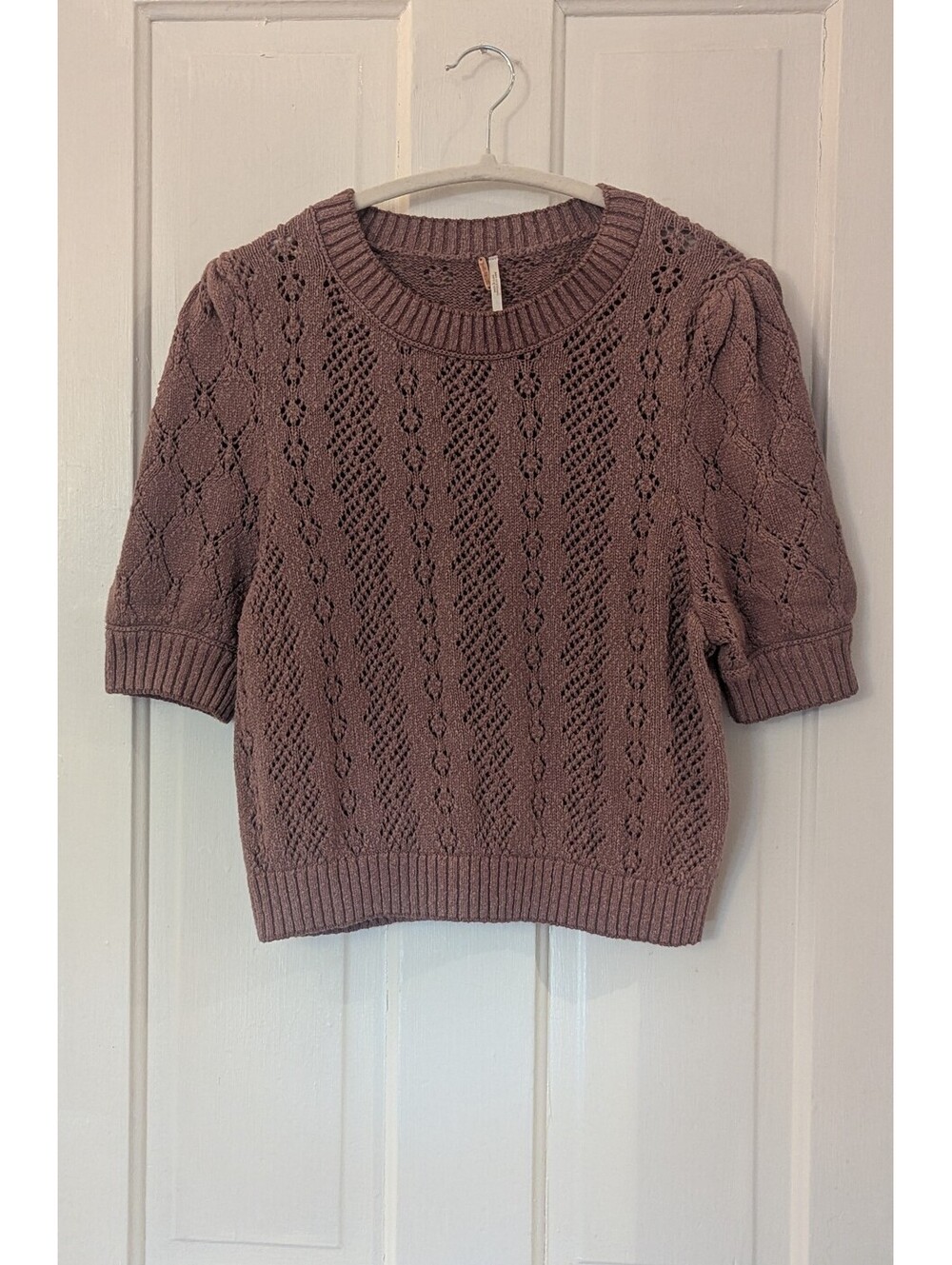 NWOT FREE PEOPLE DUSTY MAUVE POINTELLE PUFF SLEEVE SWEATER | SIZE M